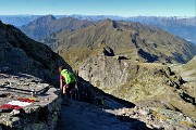 75 Scendiamo aiutandoci con la fune